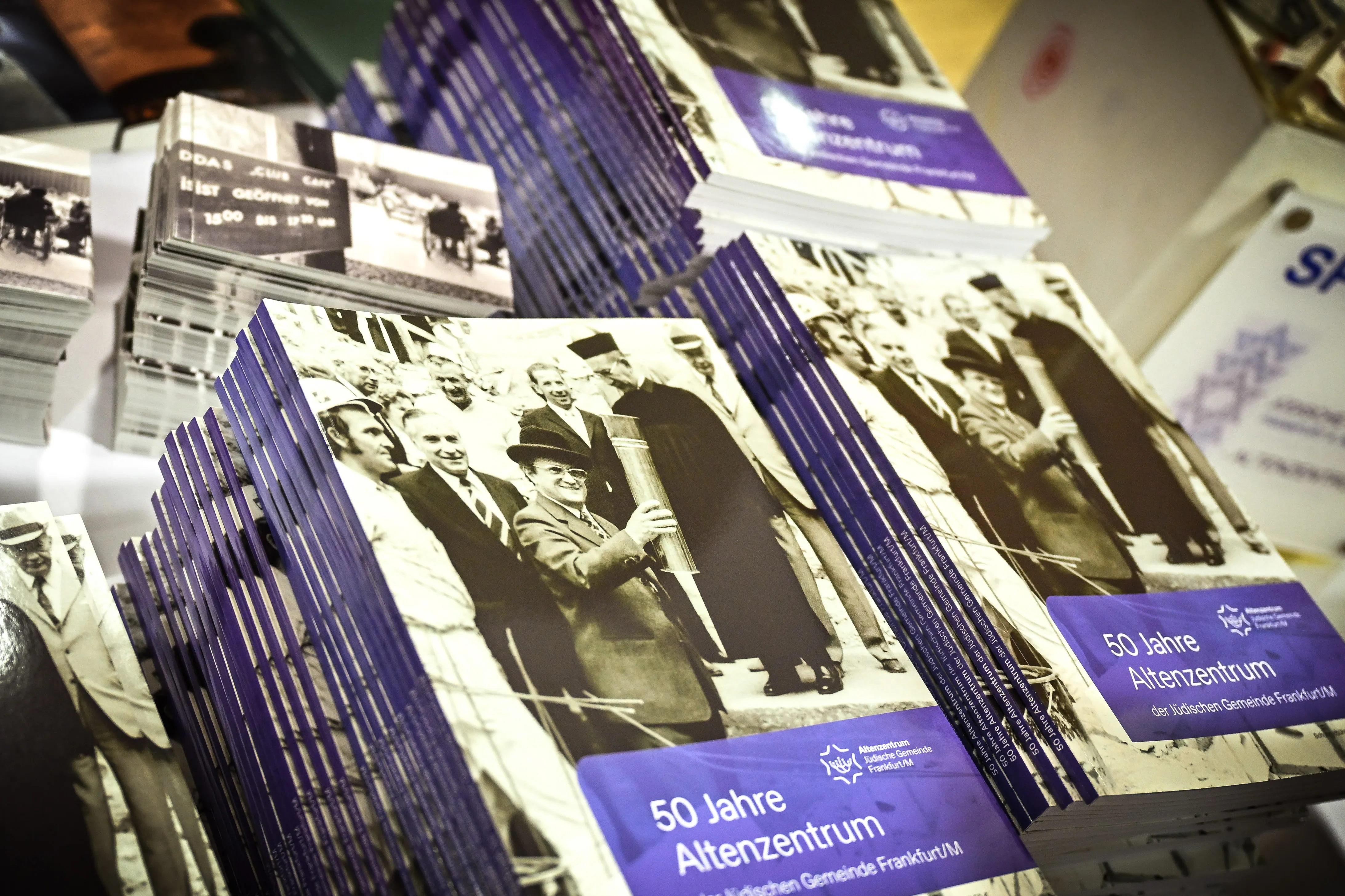 Commemorative publication »50 Years of the Frankfurt Jewish Community's Center for the Elderly«