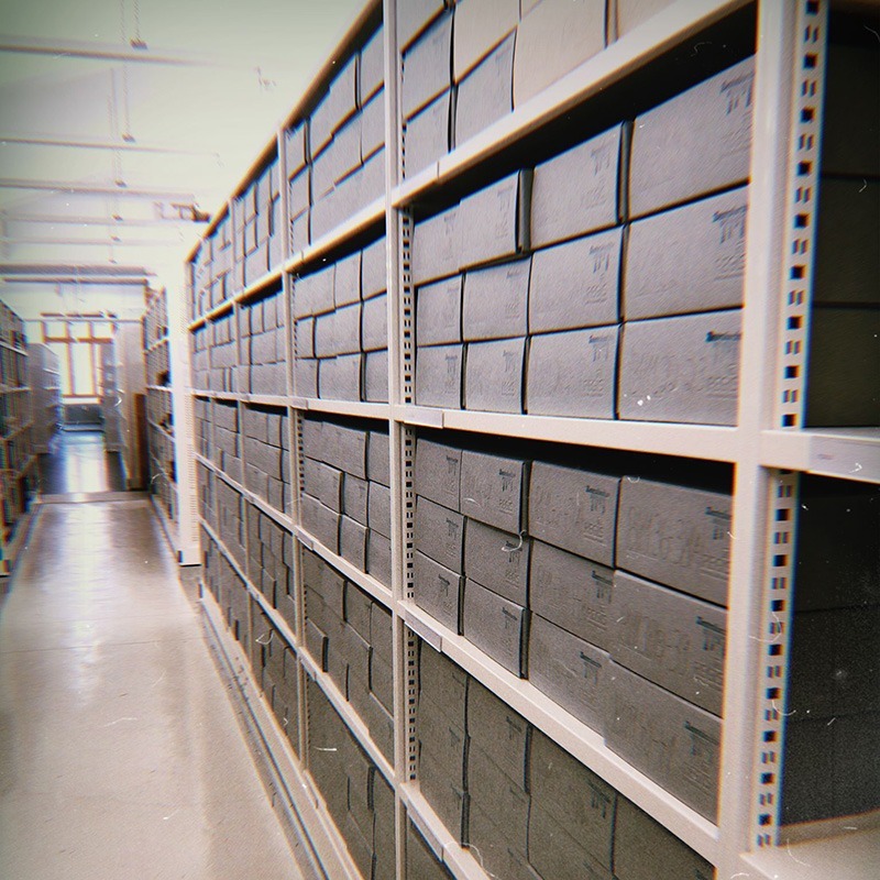 Archivmagazin: Regal-Ordnungssystem mit Archivboxen